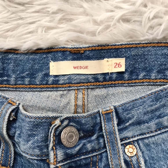 Levi’s Wedgie Straight Leg Jeans - Picture 6 of 7